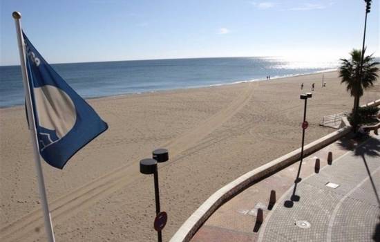 Las playas de la Costa Blanca consiguen 75 Banderas Azules