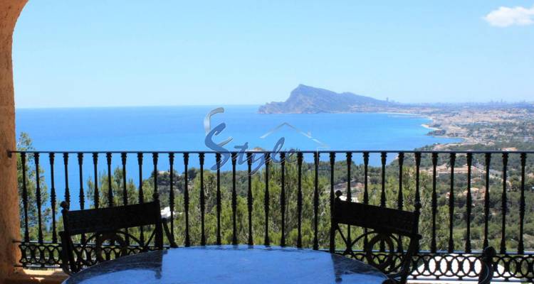 Luxury villa with panoramic views for sale in Altea, Spain 378-1