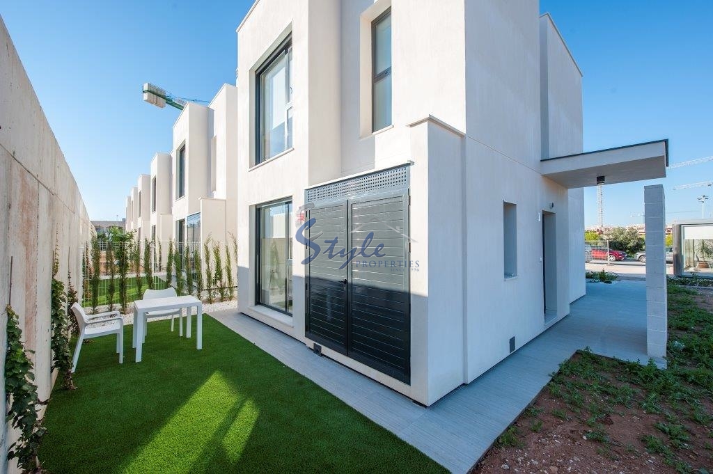 New modern villas for Sale in Punta Prima, Costa Blanca, Spain ON353V-5