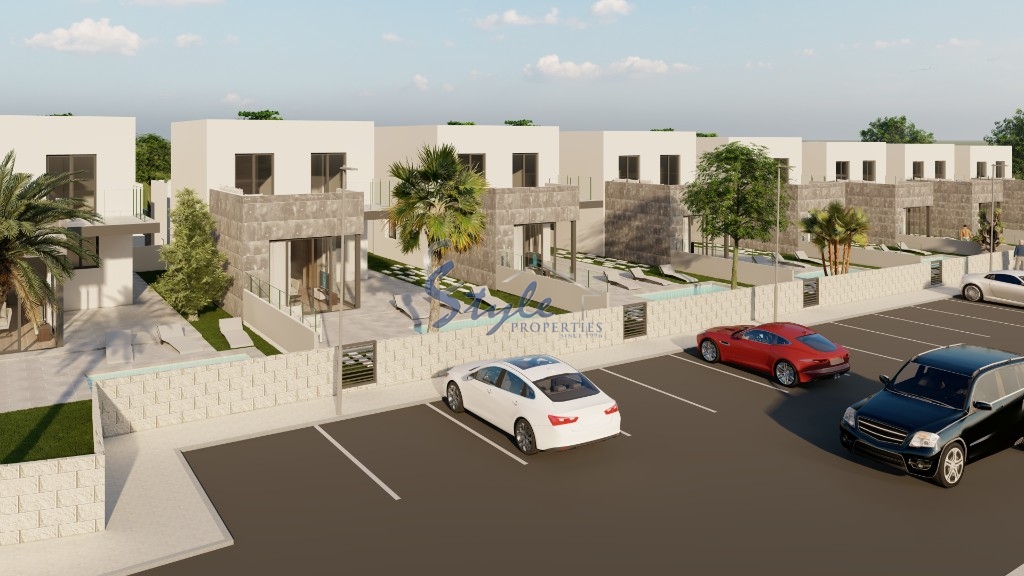 A la venta amplias villas nuevas con piscina y garaje en Los Altos
