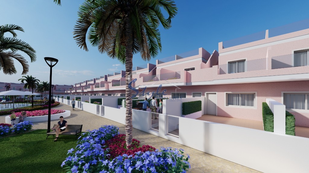 Nueva casa adosada junto a la playa en venta en Torre de la Horadada, Costa Blanca, España. ON1233_A