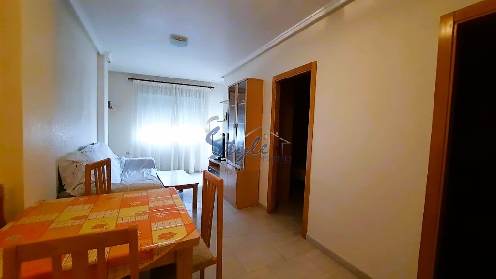 Buy apartment in Costa Blanca steps from the sea and beach in Torrevieja, Playa Central. ID: 6051