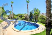 Buy Townhouse with private garden in Costa Blanca close to golf in Villamartin. ID: 6114