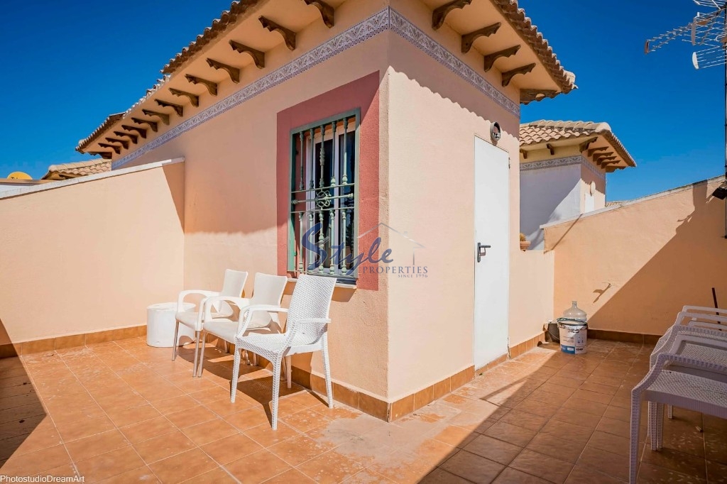 Купить полу-отдельный дом с садом и бассейном в El Limonar, Торревьеха. ID 6154