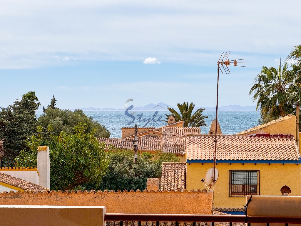 Se vende apartamento de 3 dormitorios con vistas al mar en La Recoleta, Punta Prima, Costa Blanca. ID1603