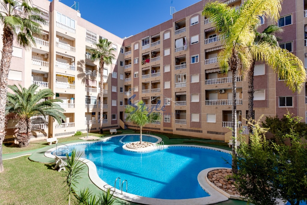 Comprar apartamento con piscina en Torrevieja. ID 6157