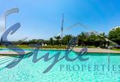 Купить квартиру с бассейном рядом с полем для гольфа в загородном клубе Лас-Колинас, Ориуэла Коста. id 6164