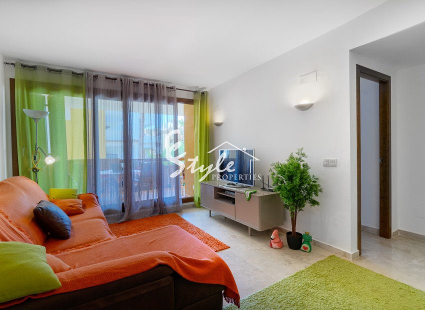 2 Bedroom Apartment with Views to Swimming Pool for Short-Term Rent in La Entrada, Punta Prima, Costa Blanca. ID110