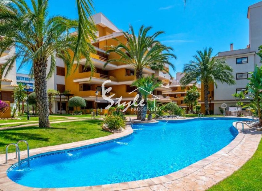 2 Bedroom Apartment with Views to Swimming Pool for Short-Term Rent in La Entrada, Punta Prima, Costa Blanca. ID110