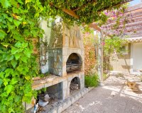 A la venta una exclusiva villa de lujo con una gran parcela en Villamartín, Costa Blanca, España. ID3484