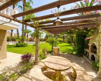 A la venta una exclusiva villa de lujo con una gran parcela en Villamartín, Costa Blanca, España. ID3484