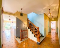 A la venta una exclusiva villa de lujo con una gran parcela en Villamartín, Costa Blanca, España. ID3484