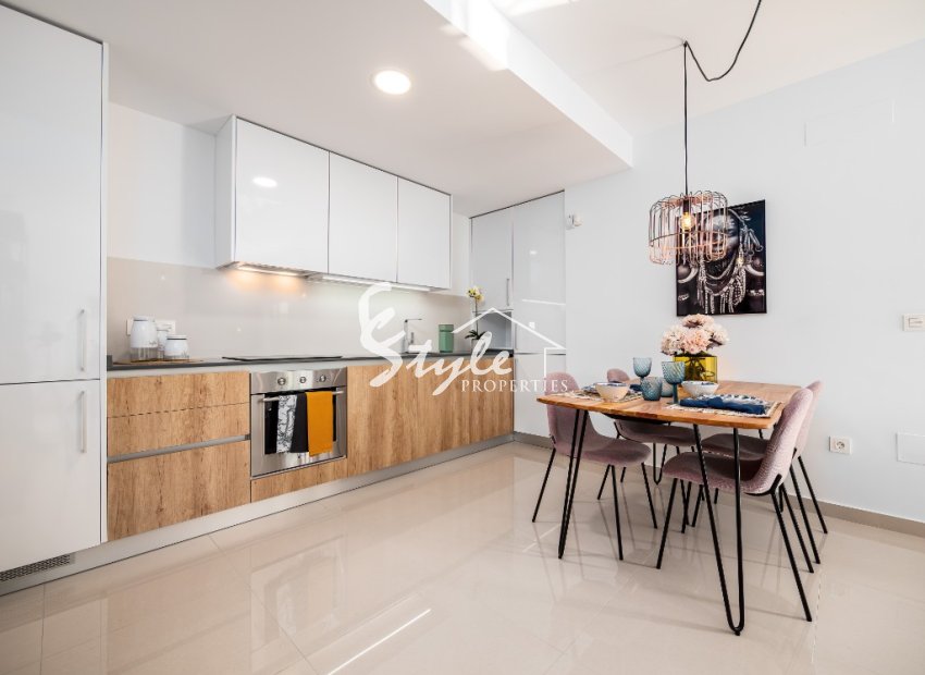 Adosadas en venta en La Finca Golf, Costa Blanca, España. ON1704_D