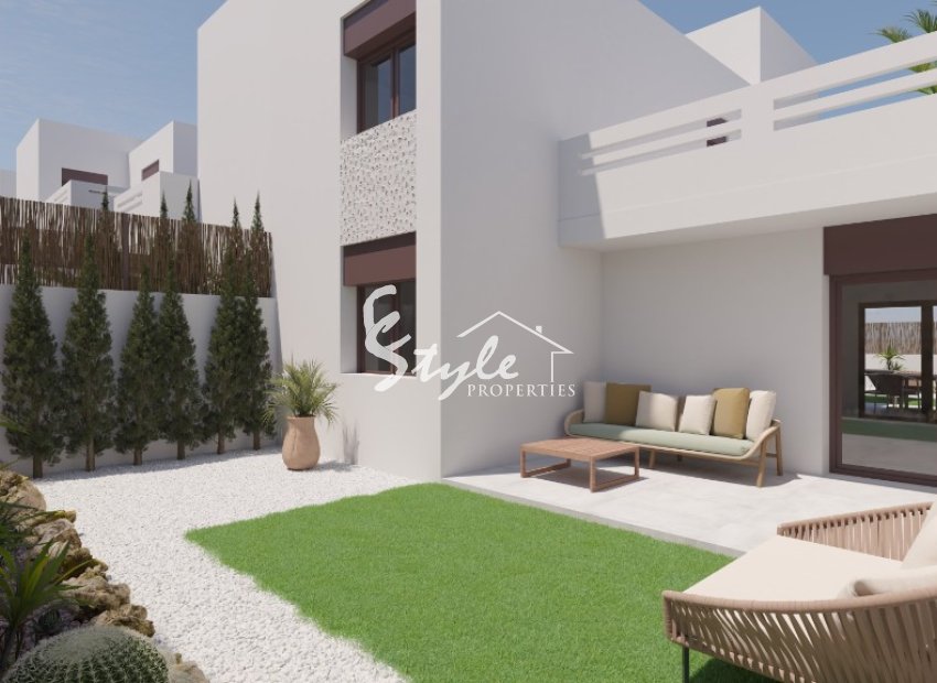 Adosadas en venta en La Finca Golf, Costa Blanca, España. ON1704_D