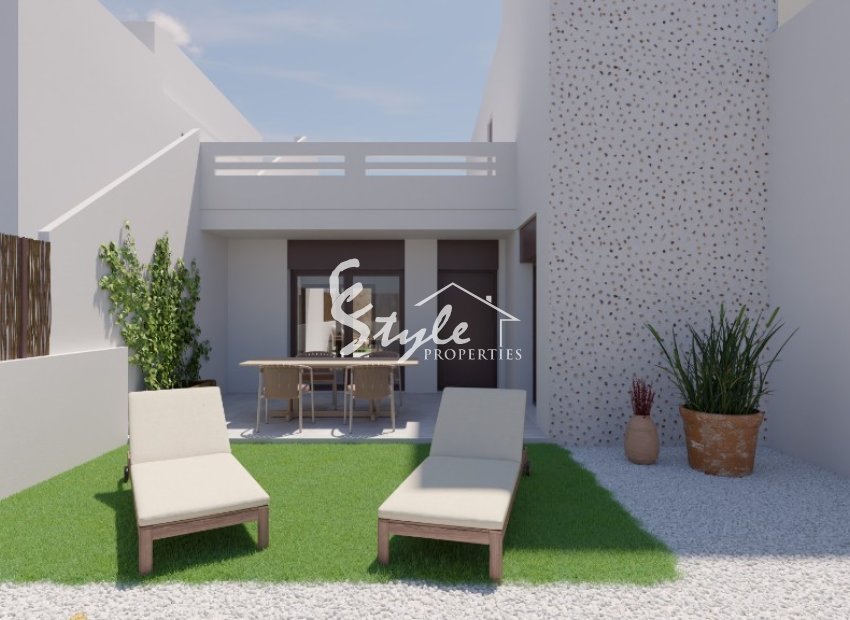 Adosadas en venta en La Finca Golf, Costa Blanca, España. ON1704_D