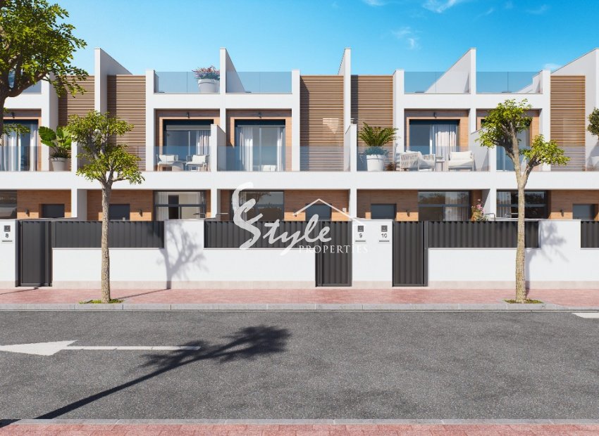 Adosadо de obra nueva en venta en San Pedro del Pinatar, Murcia, España. ON1620