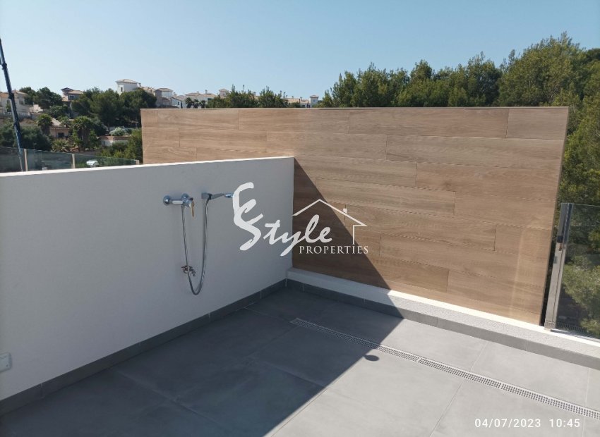 Adosados de nueva construcción en venta en Villamartín, Costa Blanca, España. ON1782