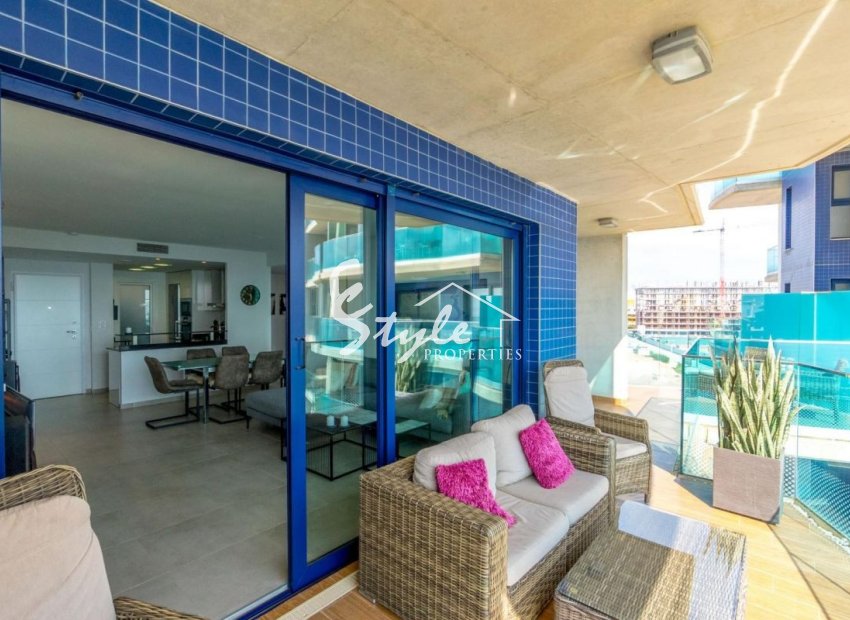 Apartamento de 3 dormitorios en primera línea en venta en Sea Senses, Punta Prima, Costa Blanca. ID2792