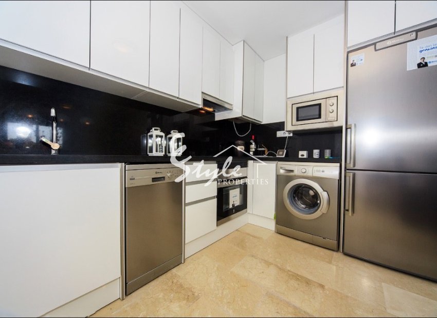 Apartamento de obra nueva en venta en Villamartín, Costa Blanca, España.ON1905