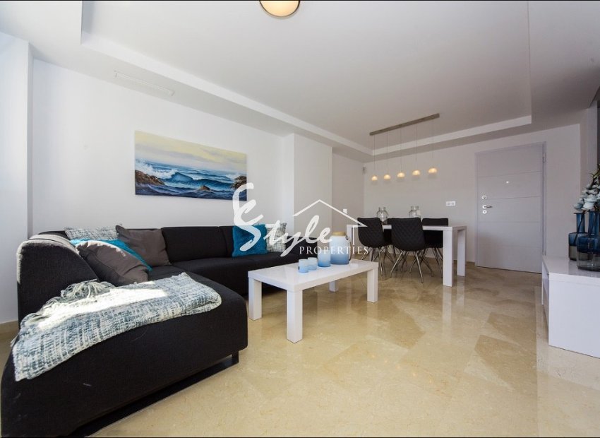 Apartamento de obra nueva en venta en Villamartín, Costa Blanca, España.ON1905