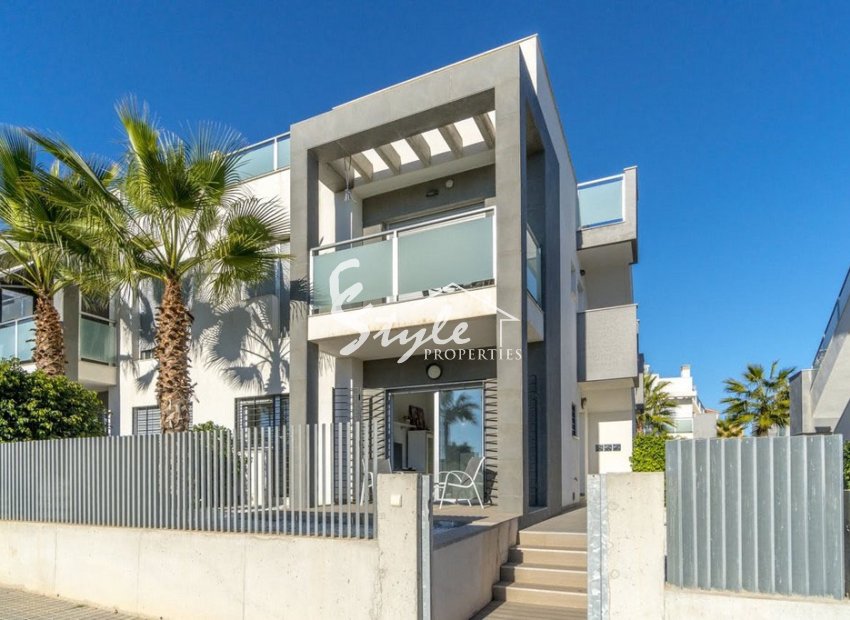 Apartamento en Planta Baja con Jardín Privado en Amay, Punta Prima, Costa Blanca. ID2762