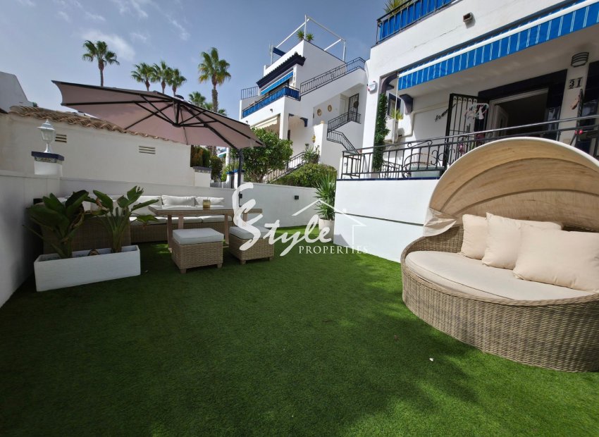 Apartamento en planta baja en venta en Villamartín, Orihuela Costa. ID3597