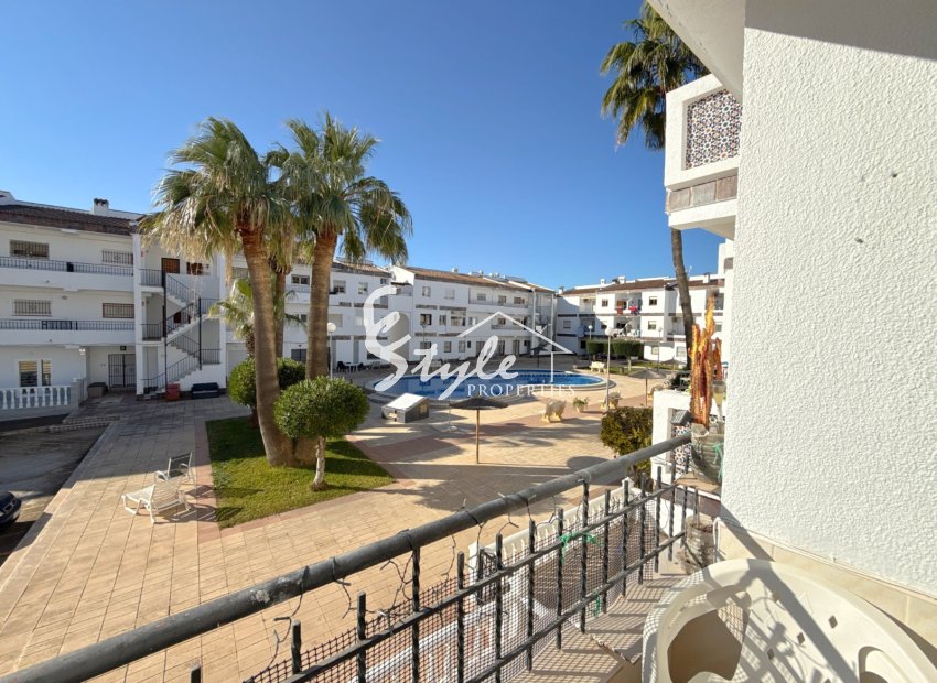 Apartamento en venta cerca de la playa en Punta Prima , Costa Blanca,. ID 2744