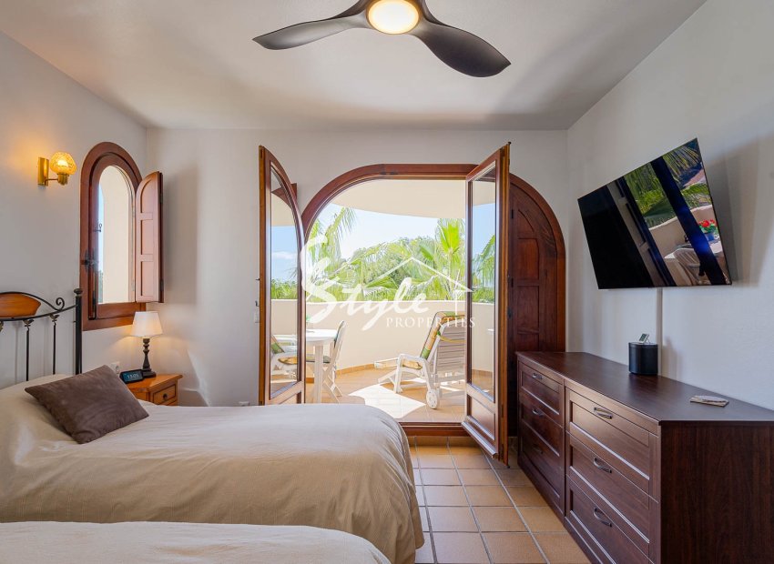 Apartamento en venta con vistas al mar en Panorama Park, Punta Prima, Costa Blanca.. ID2699