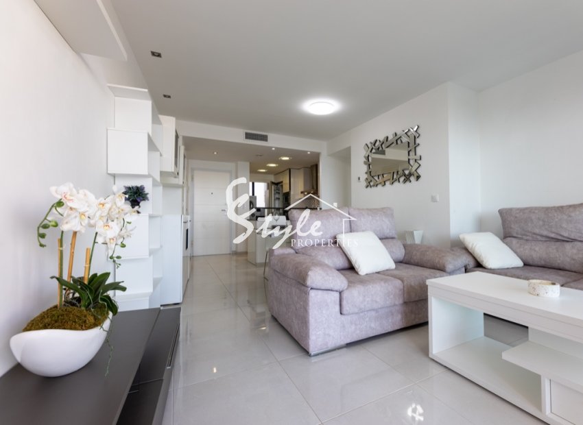 Apartamento en venta en primera línea de mar en Sea Senses, Punta Prima, Costa Blanca. ID2345