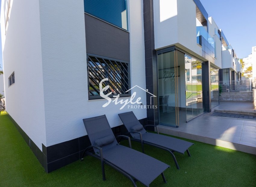 Apartamento Moderno en Planta Baja en Oasis Beach 8 – Punta Prima, Costa Blanca. ID2693