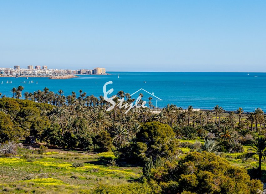 Apartamento moderno en Punta Prima, Torrevieja con vistas al mar e infinity pool. Costa Blanca, Spain. ID2755