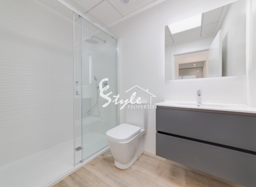 Apartamento nuevo en venta cerca de la playa en Arenales del Sol, Costa Blanca, España.ON1555