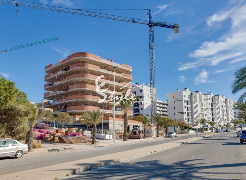 Apartamento nuevo en venta cerca de la playa en Arenales del Sol, Costa Blanca, España.ON1555