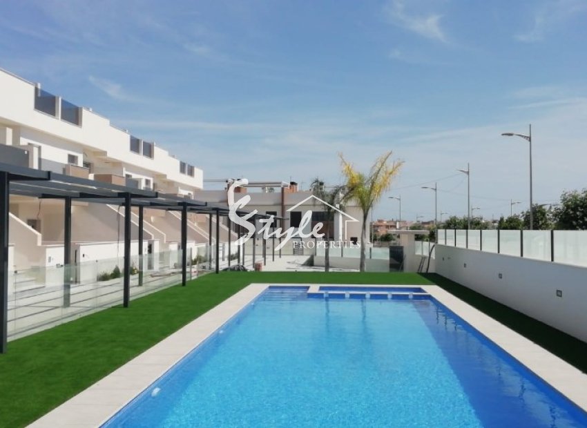 Apartamentos de obra nueva en Pilar de La Horadada, Costa Blanca, España. ON1512_A