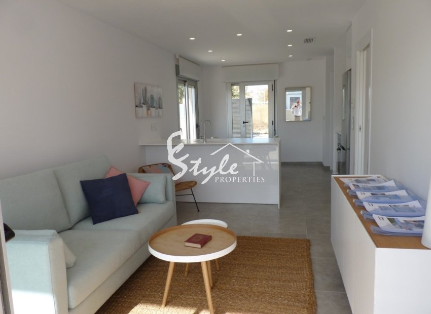 Apartamentos de obra nueva en Pilar de La Horadada, Costa Blanca, España. ON1512_A