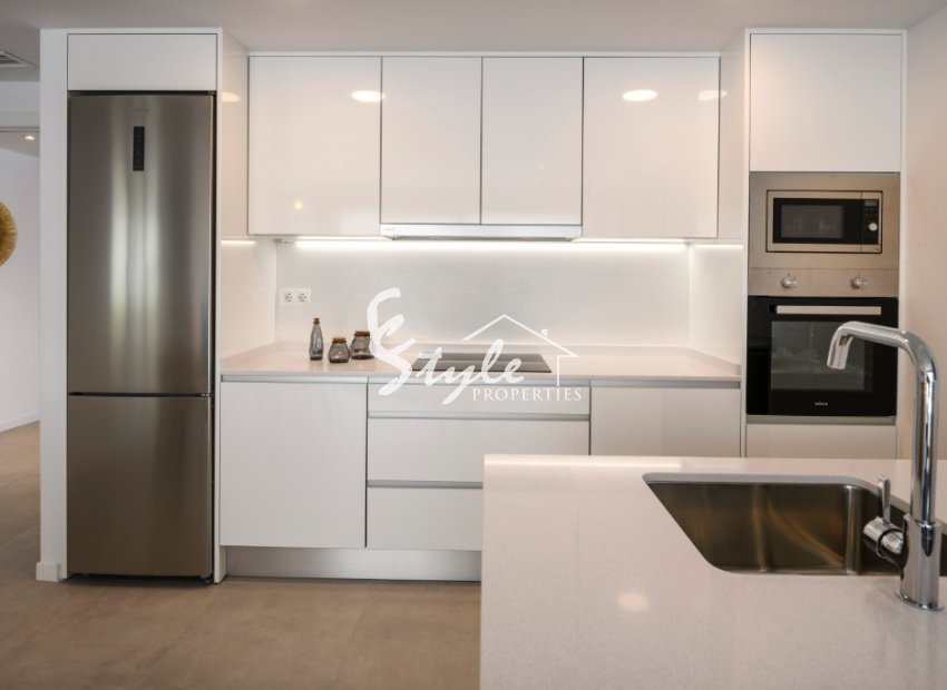 Apartamentos en venta en el nuevo proyecto en Campoamor, Costa Blanca, España.ON086_3