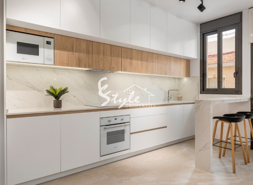 Apartamentos nuevos cerca del mar en Torrevieja, Costa Blanca, España.ON1434