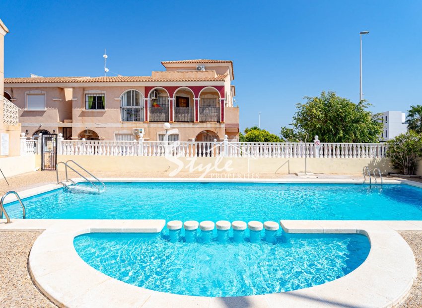 Апартаменты на верхнем этаже с солярием и видом на море в La Zenia, Orihuela Costa, Коста Бланка, Испания. ID2920