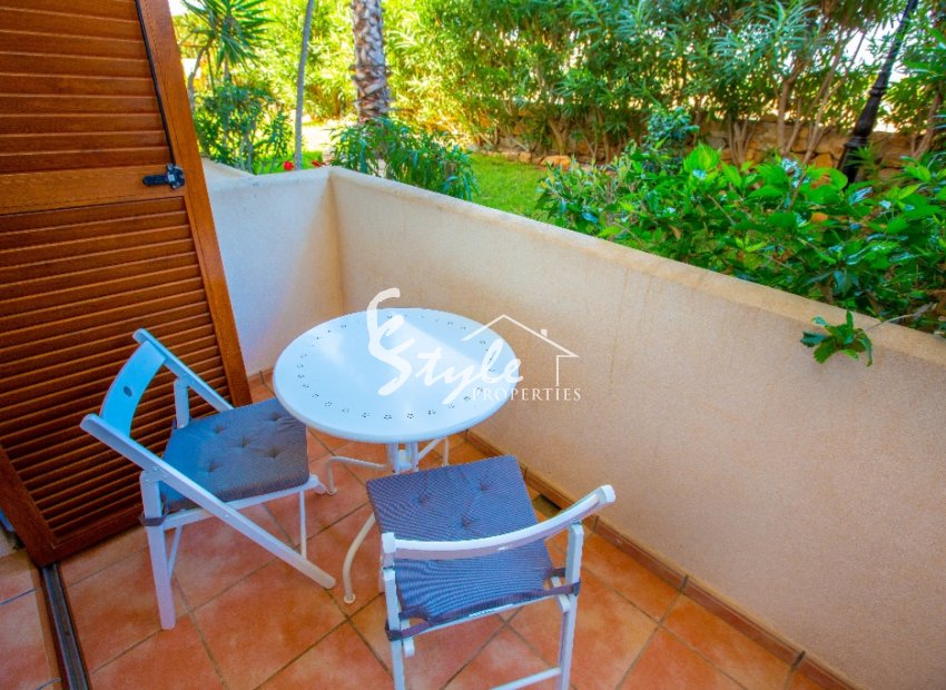 Apartments for sale by the sea in the gated complex of Parque Recoleta, Punta Prima, Orihuela Costa, Costa Blanca, Spain