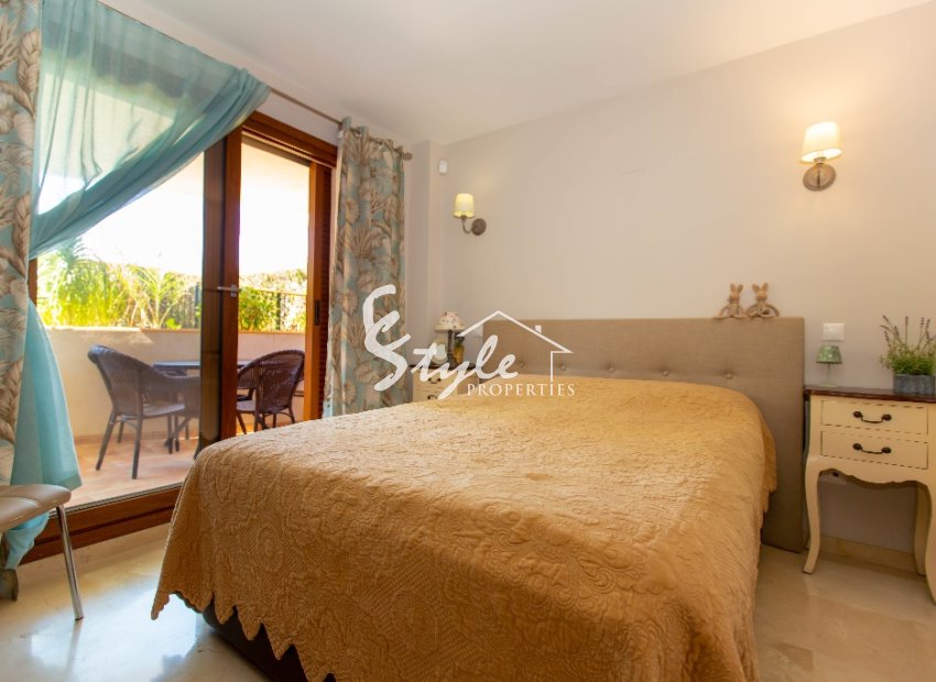 Apartments for sale by the sea in the gated complex of Parque Recoleta, Punta Prima, Orihuela Costa, Costa Blanca, Spain