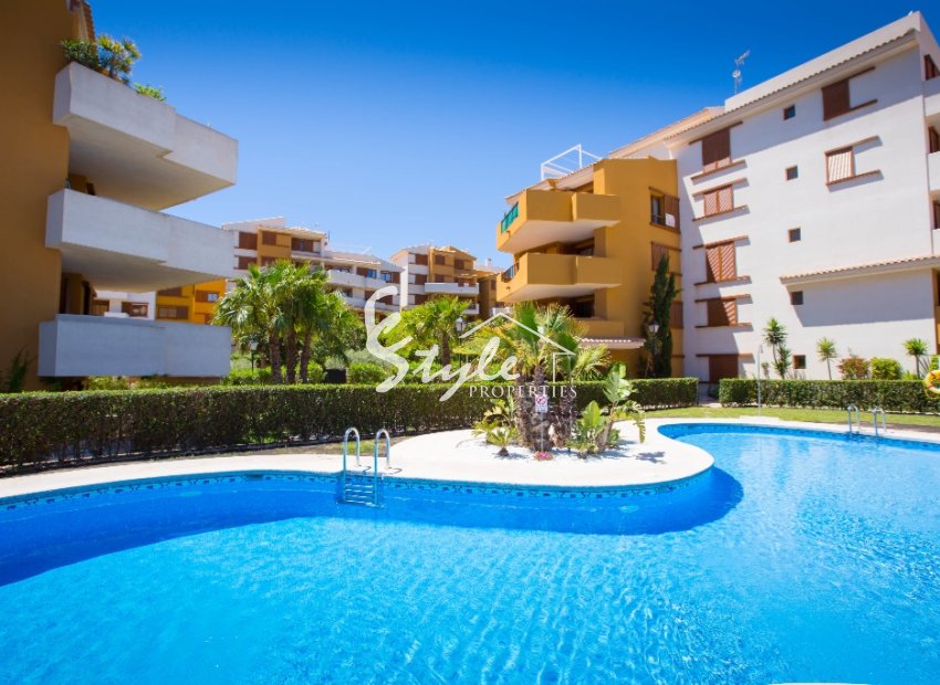 Apartments for sale by the sea in the gated complex of Parque Recoleta, Punta Prima, Orihuela Costa, Costa Blanca, Spain