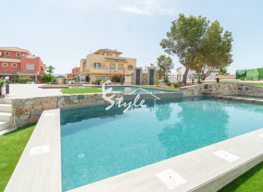 Apartments for sale in a new complex in Los Balcones, Torrevieja, Costa Blanca, Spain. ON1440_A