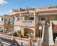 Ático soleado en venta en la urbanización privada de Zenia Mar, Playa Flamenca, Orihuela Costa, España. ID2341