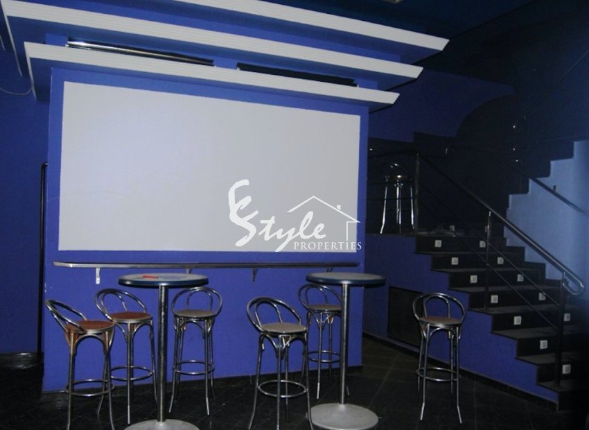 Business premises for sale in the city center of Torrevieja, Costa Blanca, Spain. ID081