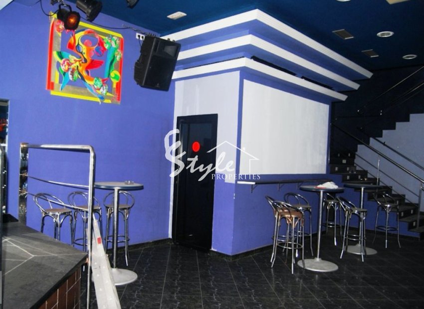 Business premises for sale in the city center of Torrevieja, Costa Blanca, Spain. ID081