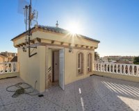 Buy 5 beds Chalet in La Florida close to the sea. ID 6155