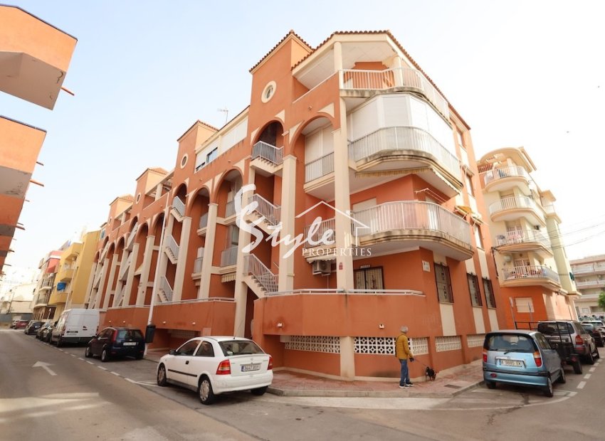 Buy apartment close to the beach in La Mata, Torrevieja. ID ST-6358