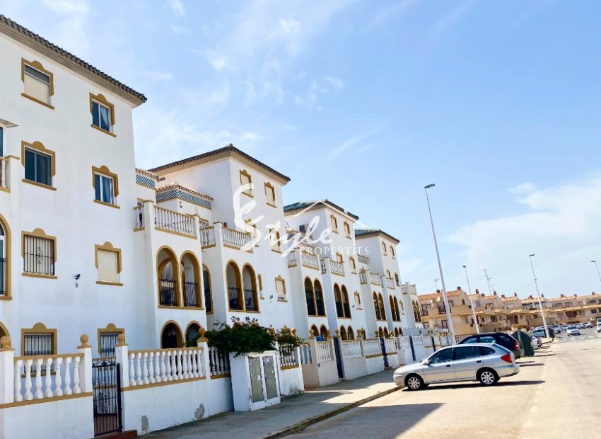 Buy apartment close to the beach in La Zenia, Orihuela Costa. ID 4129