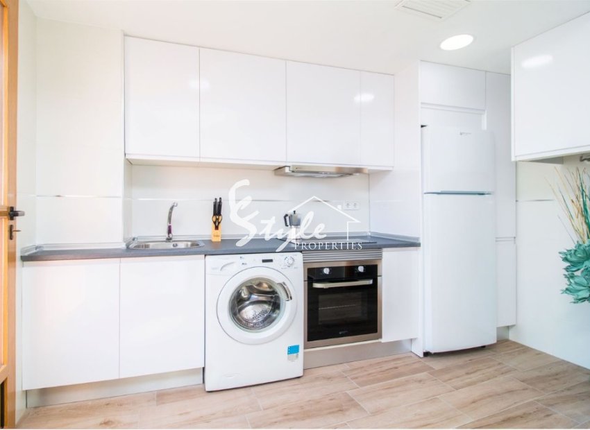 Buy apartment close to the sea in Torrevieja, Costa Blanca. ID: 4300