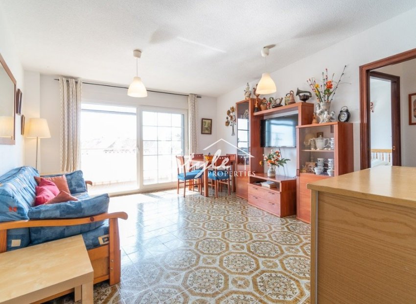 Buy apartment in 700 m from the beach in La Zenia, Orihuela Costa. ID 4110